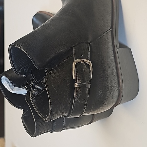 NWOT Baretraps Marconi Bootie Black Sz 7 - Picture 7 of 14